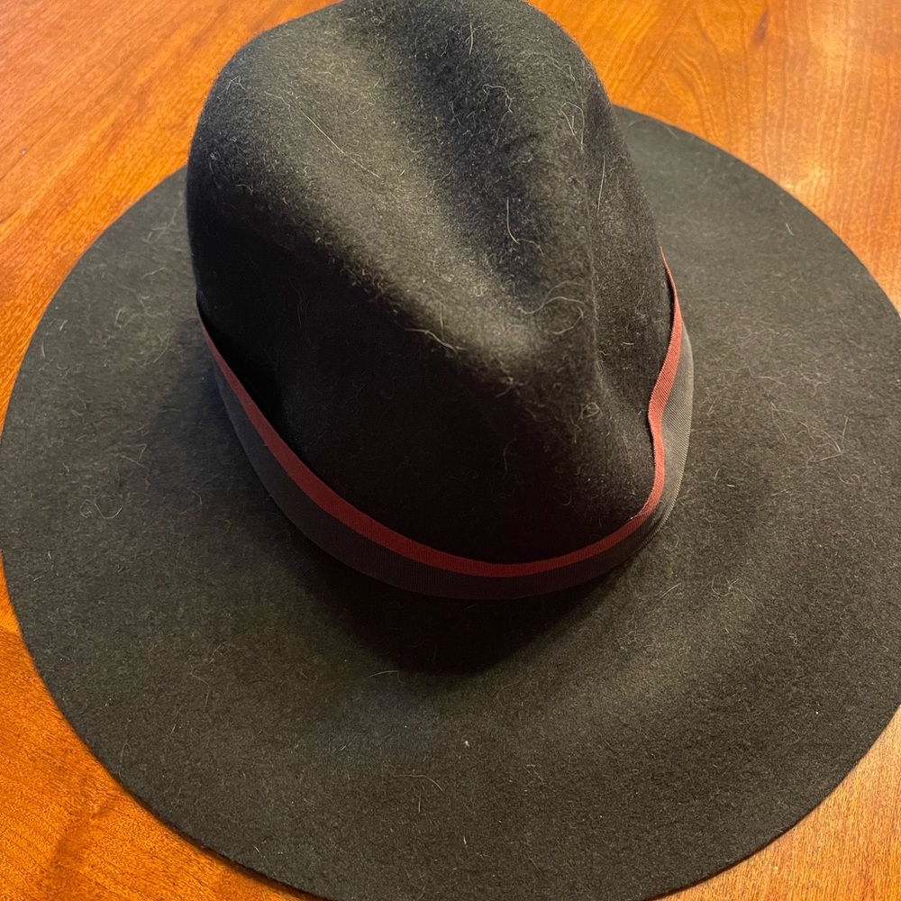 TOPSHOP woman’s black fedora hat. 100% wool. Made in the UK. Great condition